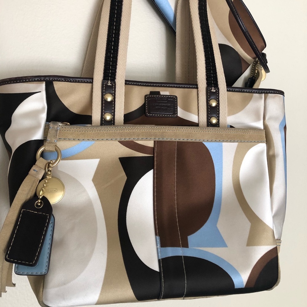 Coach tote and matching wristlet - Picture 2 of 8